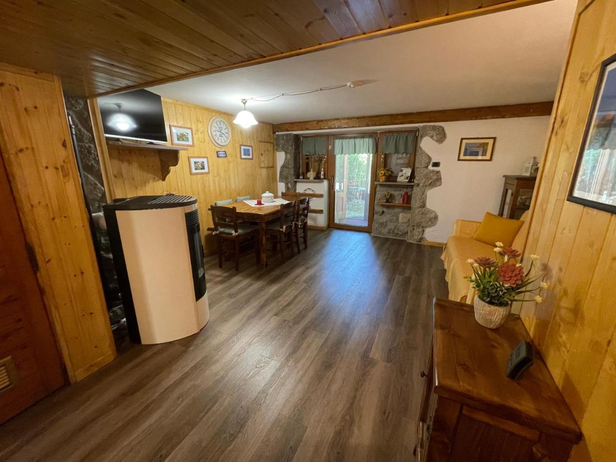 Chalet I Folletti Apartment อับบาเดียซานซัลวาตอเร ภายนอก รูปภาพ